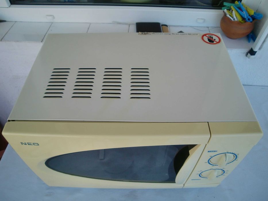 Микровълнова печка NEO MWO-MG8205 с грил