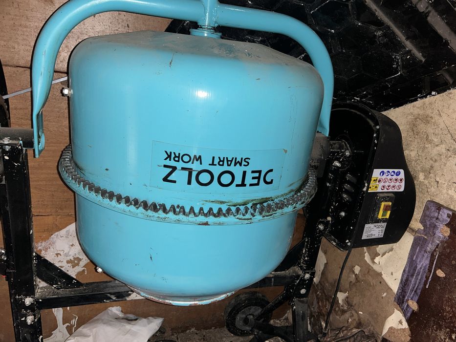 Betoniera 180 litri folosita putin!!