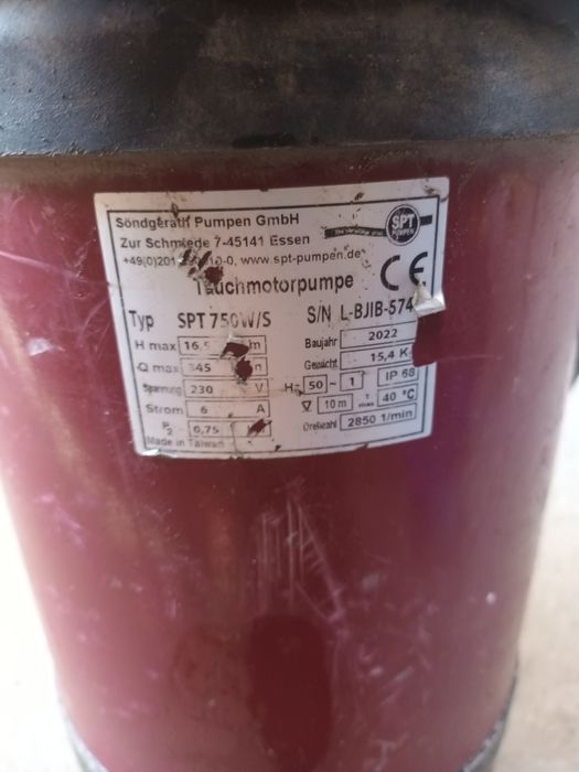 Vând   pompa   de scos apa