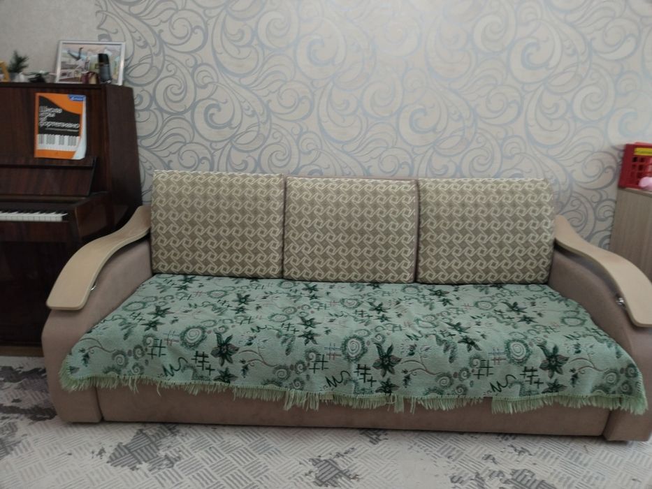 Продам диван срочно