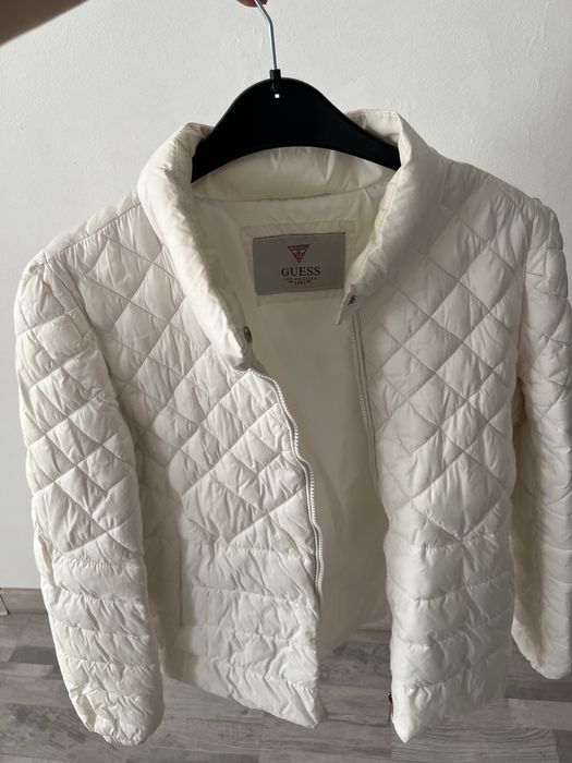 Яке Guess оригинално