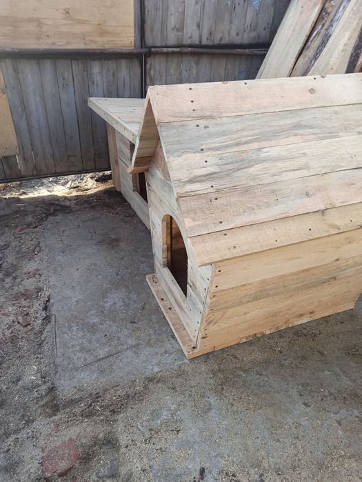 Будки новые для средних собак.