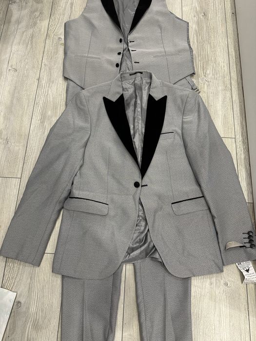 Мъжки елегантен костюм