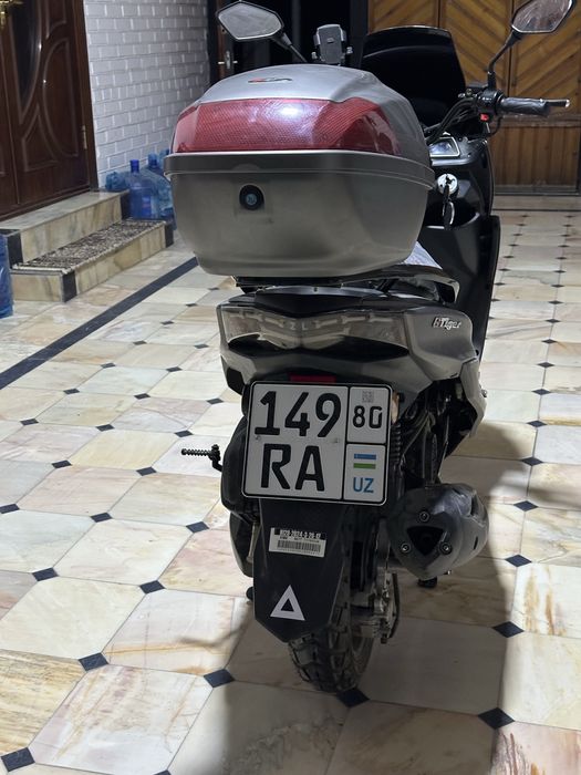 Продаю скутер 150 кубов