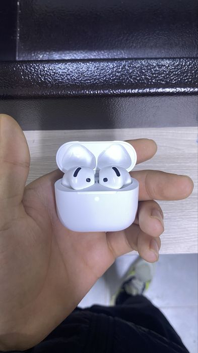 AirPods 4 поколения