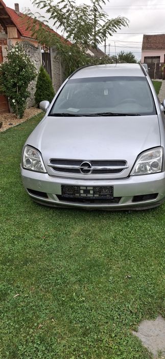 Dezmembrez opel Vectra 2,2 dizel 2004 funcționează. Radiată.