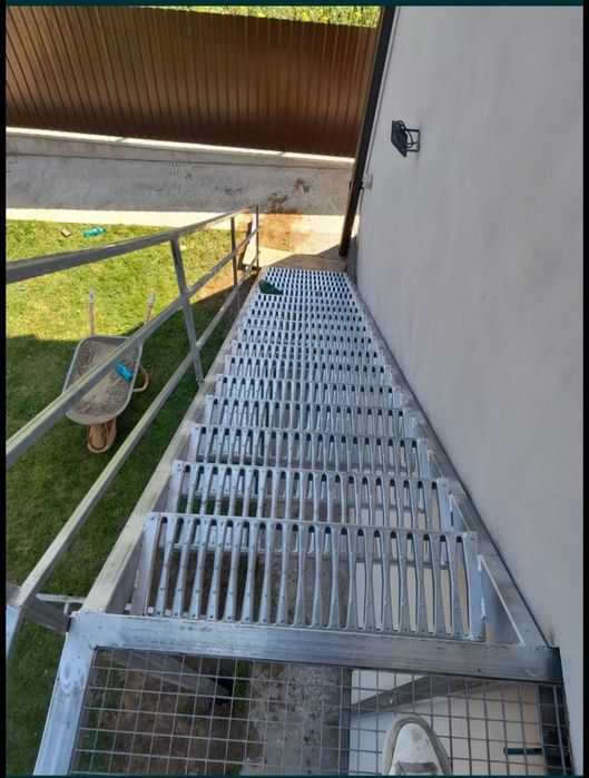 scarii metalice zincate exterioare 279×289