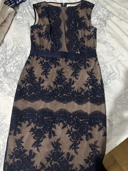 Продается платья, нарядные. Размер 48 .