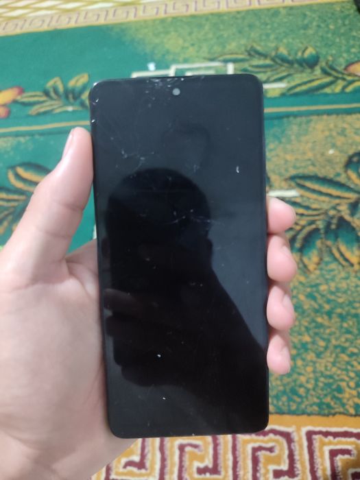 Samsung A71 satiladi 128gb ekran steklo saliw kerek