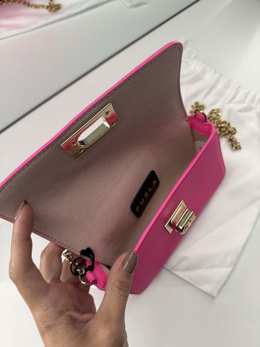 Чанта Furla.