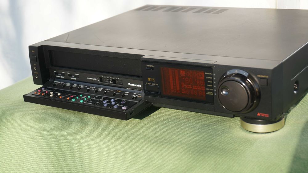 Video recorder S-VHS Panasonic NV-FS90 stereo Hi-Fi