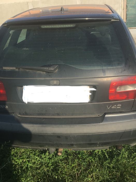 Продавам Volvo V40.