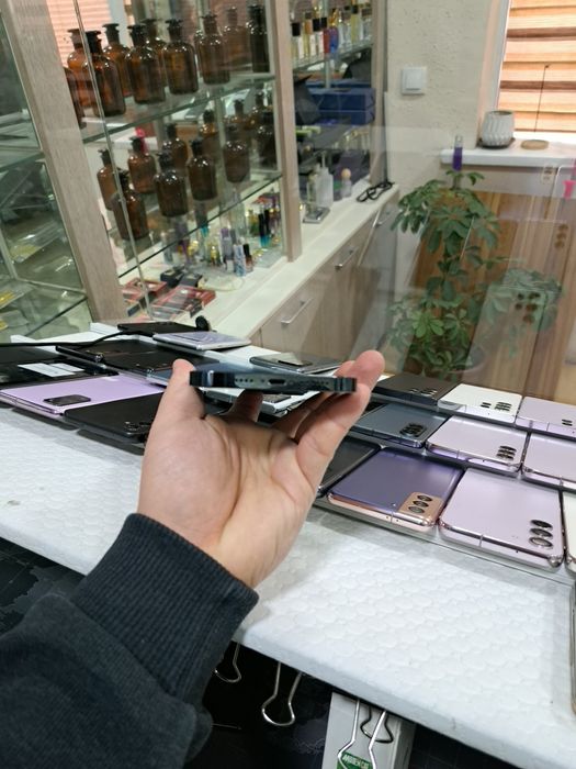 Iphone 12Pro max xotirasi 256GB 72%