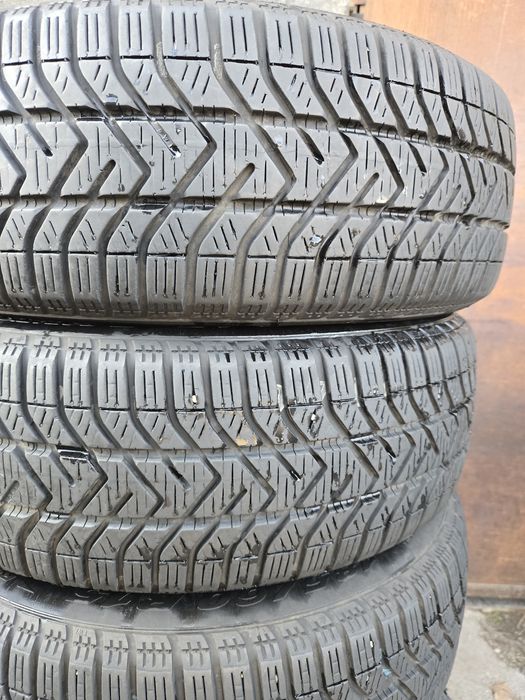 4бр. 185 60 15 Pirelli зимни.