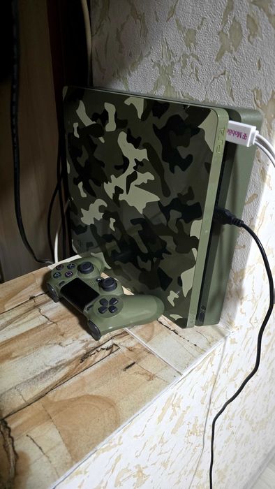 PlayStation 4 Cod ww2 Limited Edition Modat 9.00