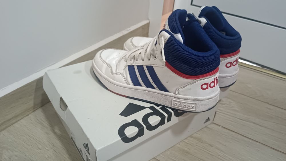 Оригинални кецове Adidas 36 н
