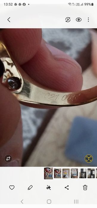 Inel aur 585 cu safir albastru 0,65 ctși doua diamante 0,21ct