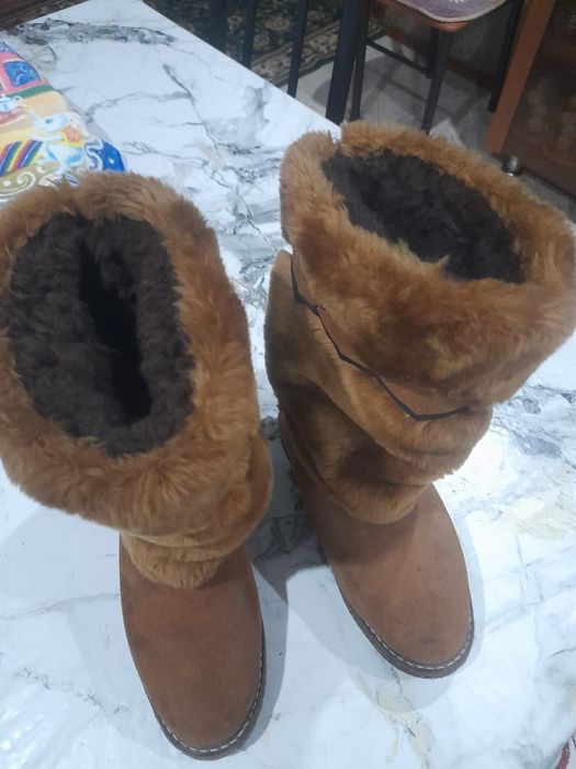 Продам  женские унты
