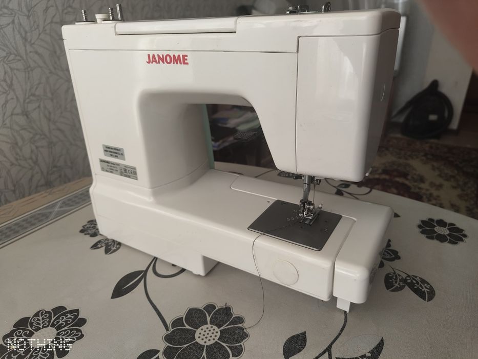 Швейная машинка,janome модель 7515