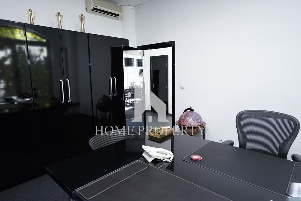 Дава се под наем Офис в София, Център - 100 кв.м за 1600 € - Снимка #2