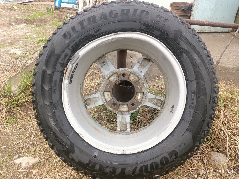 Зимняя резина 215/65/16