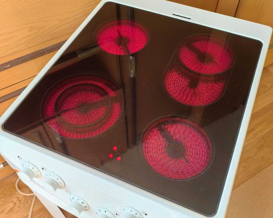 Готварска печка Gorenje стъклокерамичен плот