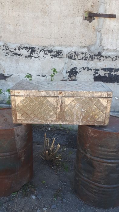 Продаю сундук с ключом