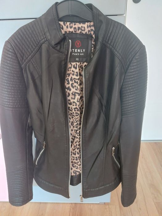 Дамско кожено яке
