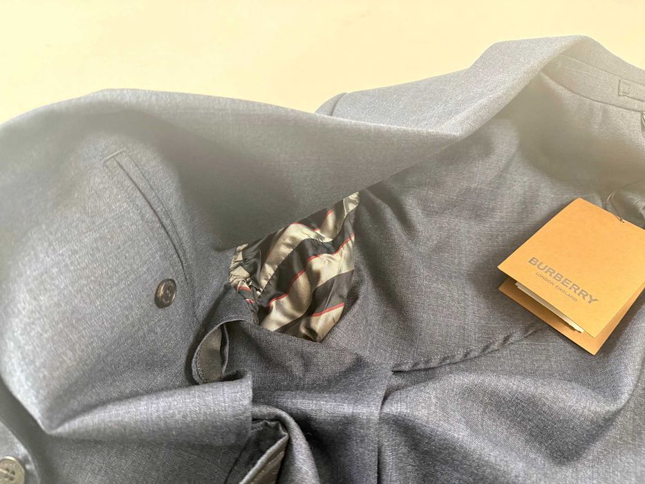 Костюм Burberry размер 52