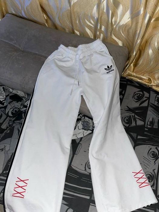 Адидас нефорские вышивка новые короткие