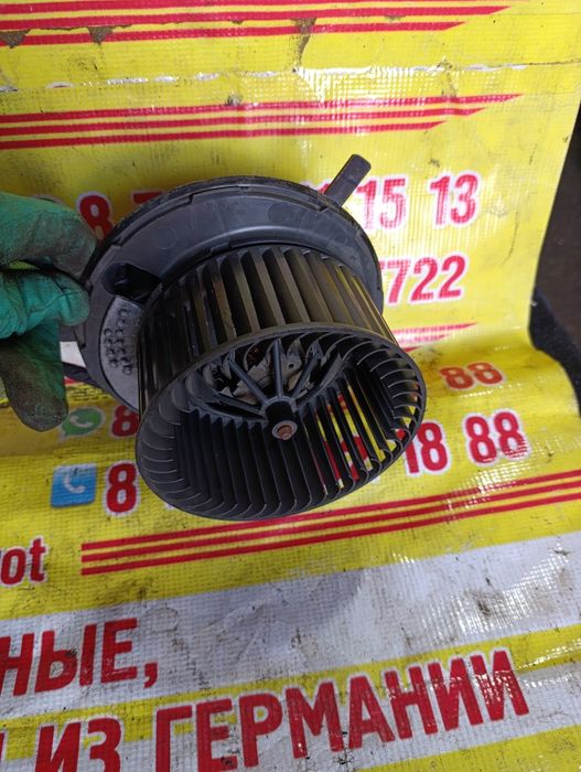Моторчик печки на Фольксваген Гольф 5