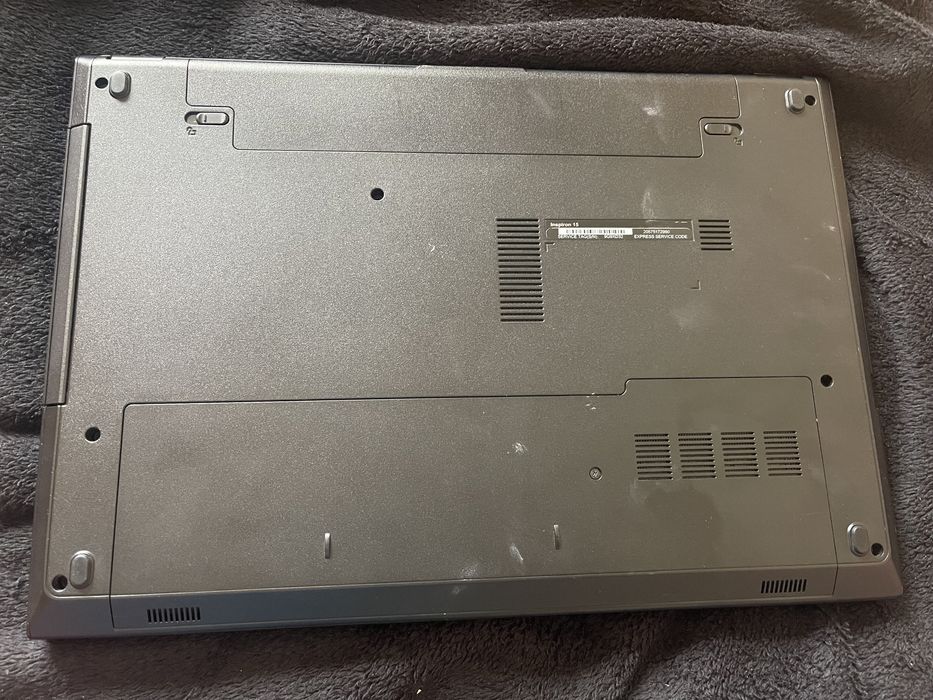 Син лаптоп - Dell Inspiration 15 3000 + подарък