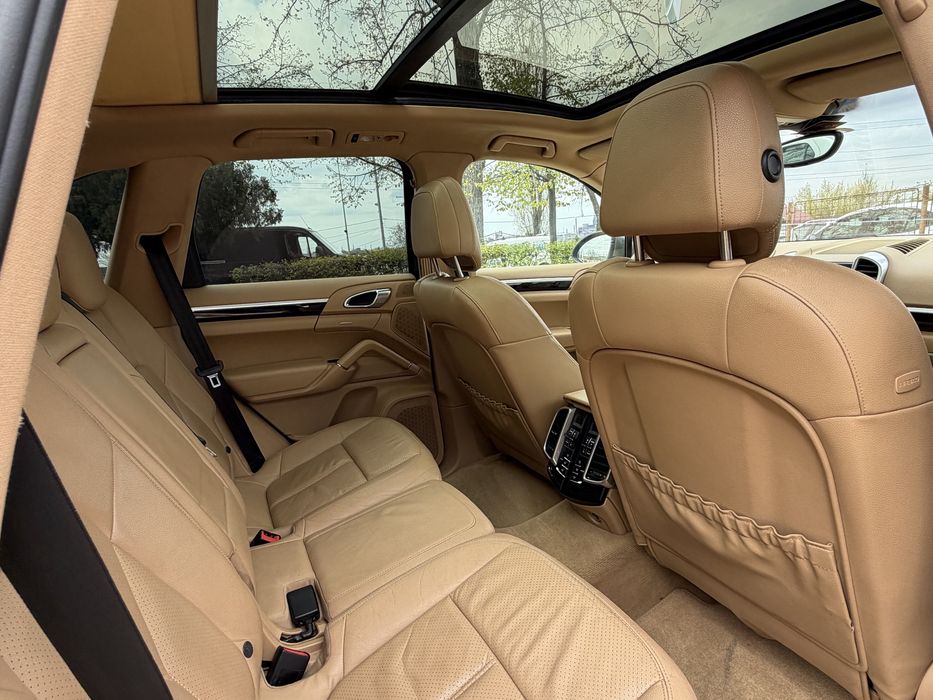 Porsche Cayenne 3.0D 245CP/Pano/Bose/Camera/Keyless/