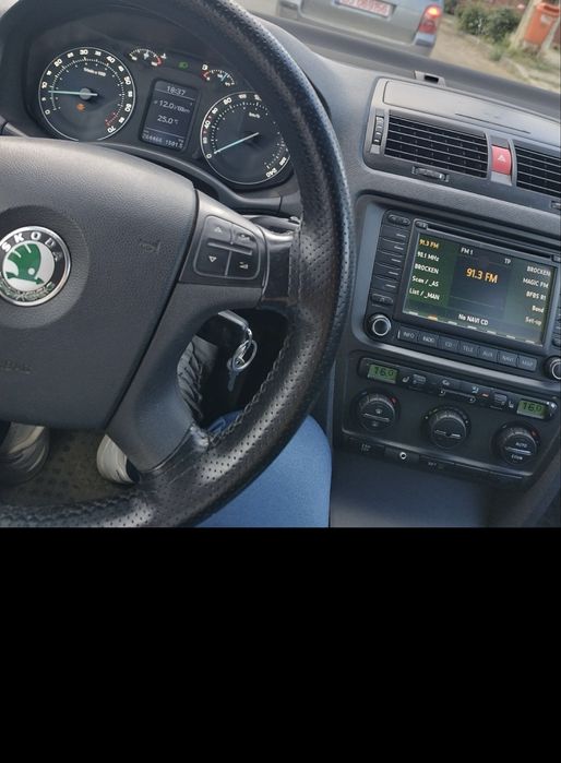 Vând Skoda Octavia .