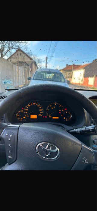 Autoturism Toyota Avensis