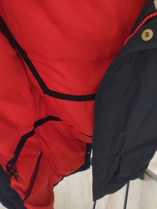 Парк-а - пухов-ик Reebok Classic.