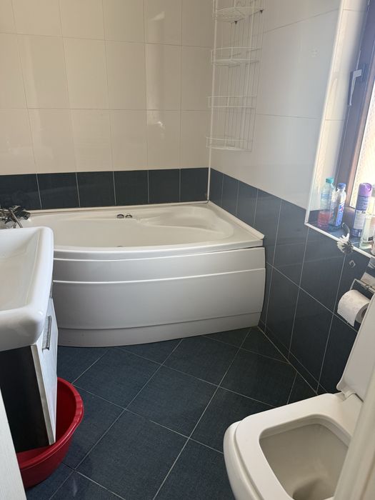 De inchiriat apartament 3 camere - Pacii