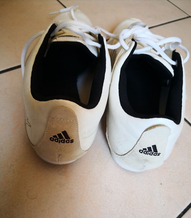 Vând adidas kasoto