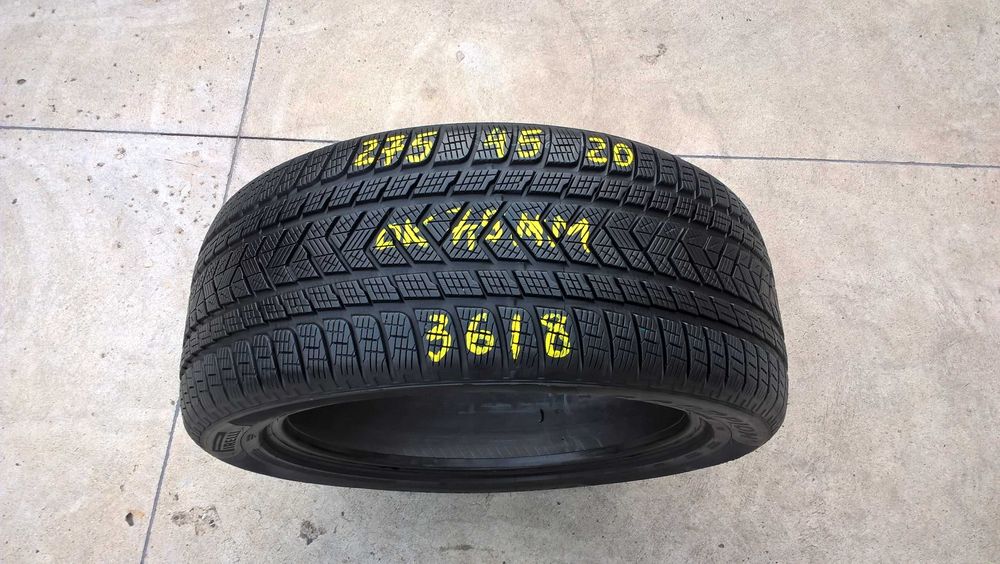 O anvelopa de iarna 275 45 20 pirelli scorpion winter profil 7,5 mm