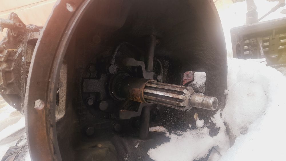 Продаю срочно КПП коробка передач МАЗ (8 ступенчатая)