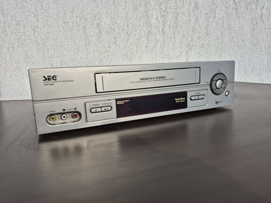 Vând video casette recorder marca SEG model VCR-5300,  fabricat made in Korea 

- CENTER MOUNT 6 HEAD 

- hifi stereo 

- VHS pal 

- Video sistem