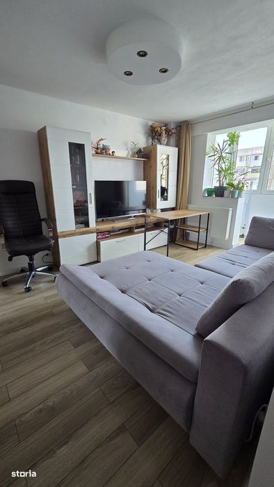 Apartament 2 camere decomandat — Militari, metrou Lujerului
