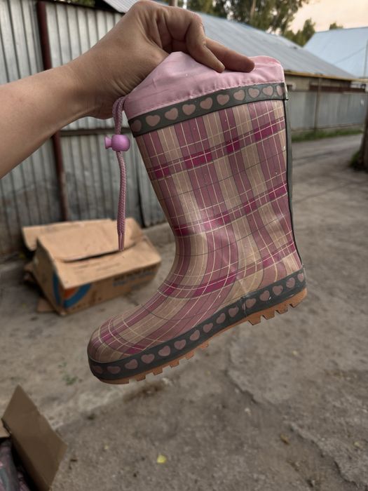 Продам резиновый сапоги