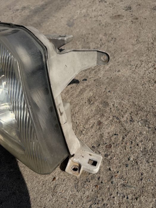 Продам фару прадо 95