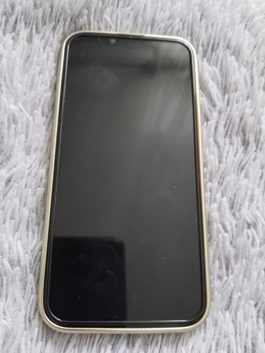 Продам айфон13  новый