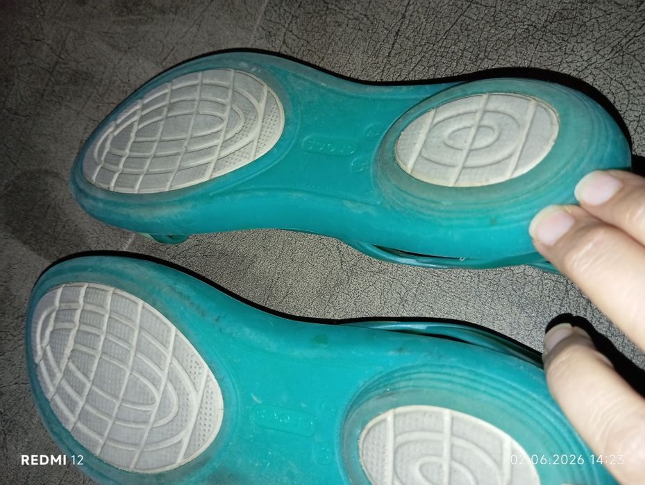 Birkenstock  ,Crocs