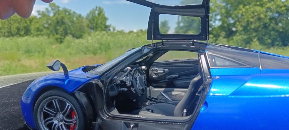 Pagani Huayra autoart