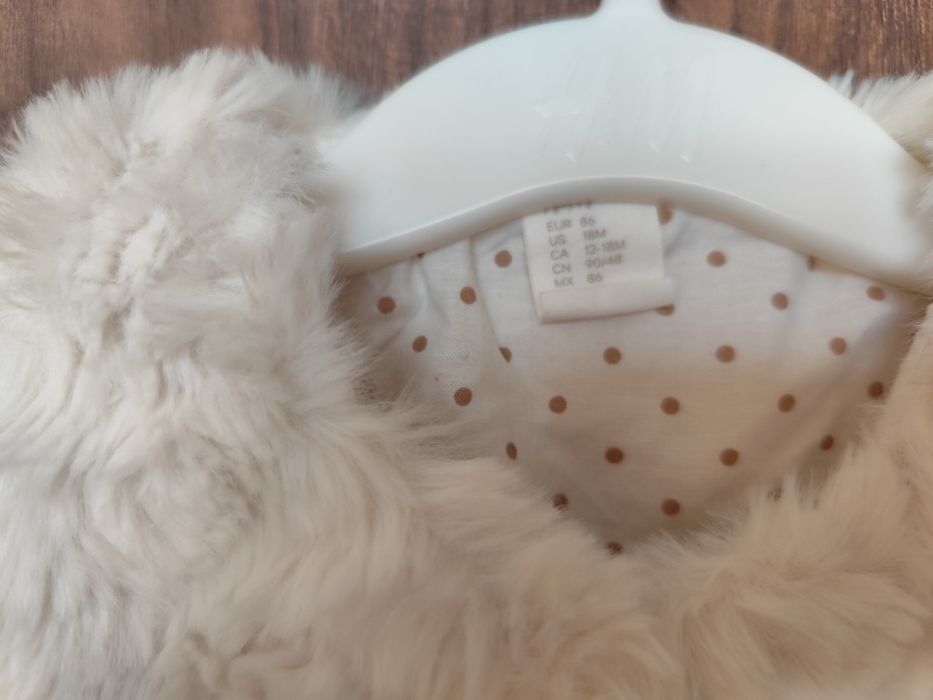 Късо, пухено детско елече 86р-р