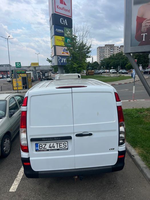 Vand mercedes vito autoutilitara cu frig