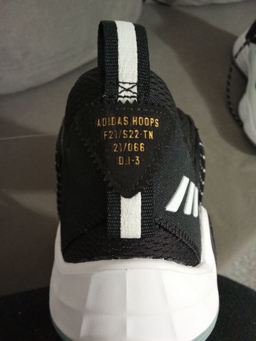 Adidași Adidas  Noi